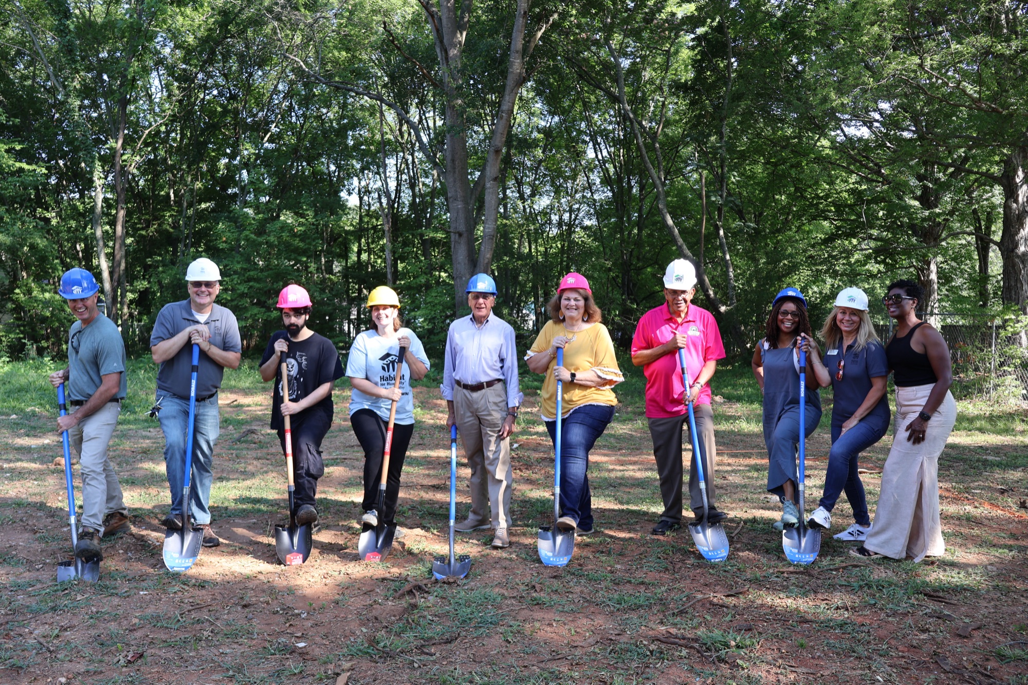 Habitat homeowners and volunteers in the River Valley